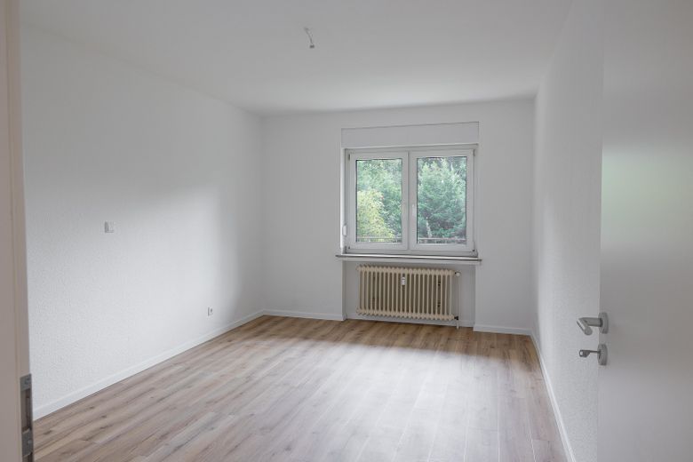 Appena ristrutturato: luminoso appartamento di 3 stanze con ascensore e loggia a Heinsberg-Oberbruch – Schlafzimmer