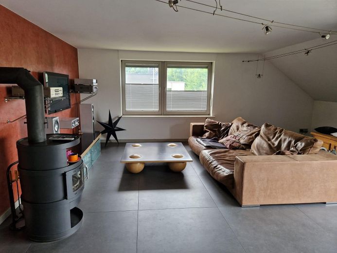 Wohnzimmer mit Kamin