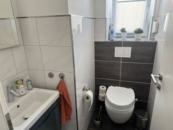 Zwei-Familien-Wohnhaus mit ausgebautem Dachgeschoss – WC