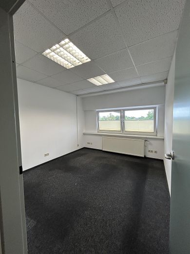 Superfici ufficio flessibili con capannone di stoccaggio e aree sociali a Gelsenkirchen-Erle – Büro 1.OG Links - Raum 3