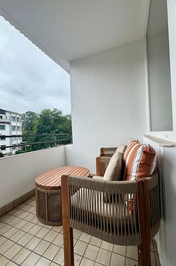 Drugie zasiedlenie po remoncie generalnym, mieszkanie 2-pokojowe w D-Zoo, nowa łazienka, 2 balkony – Balkon vorne