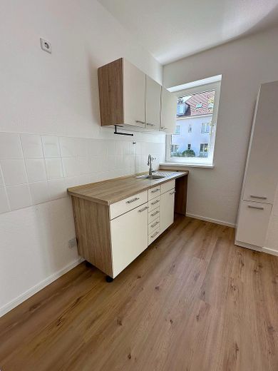 Helle Wohnung mit Balkon und Einbauküche in Zossen Wünsdorf – Küche