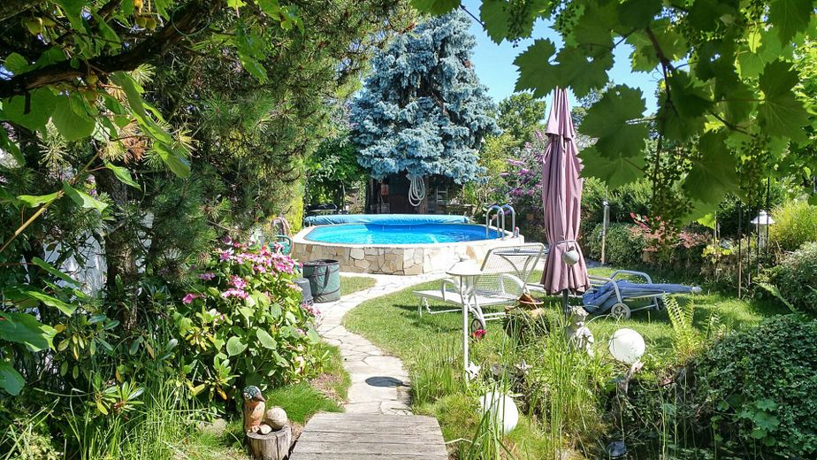 Traumhaus mit Pool & Sauna – Ihr Familienidyll in Stuttgart-Steinhaldenfeld – Garten