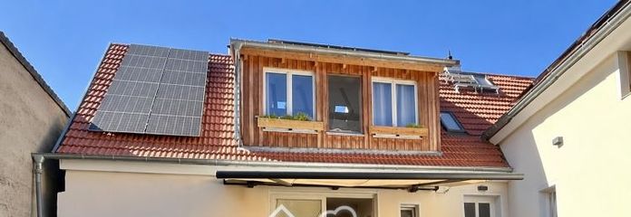 Kernsaniertes Hofanwesen mit Innenhof und Garten, Scheune, PV
