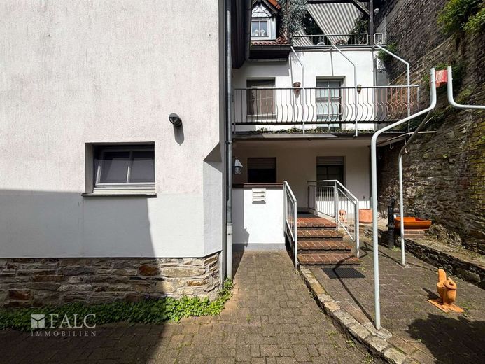 Mehrfamilienhaus von 1991 im historischen Kern von Essen-Kettwig – Außenansicht