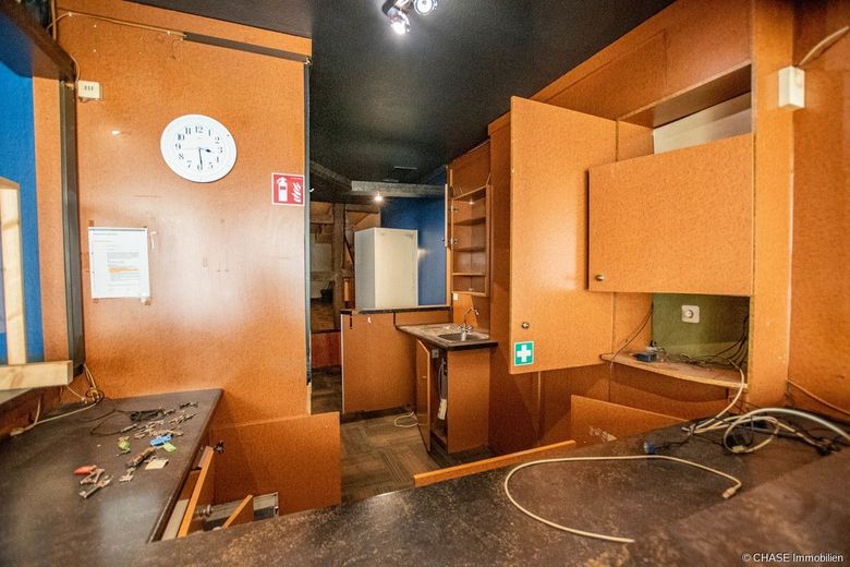 Renovierungsbedürftiges Ladenlokal in guter Lage der Hamelner Altstadt - TOP Gelegenheit! – Ladenfläche Ansicht 3