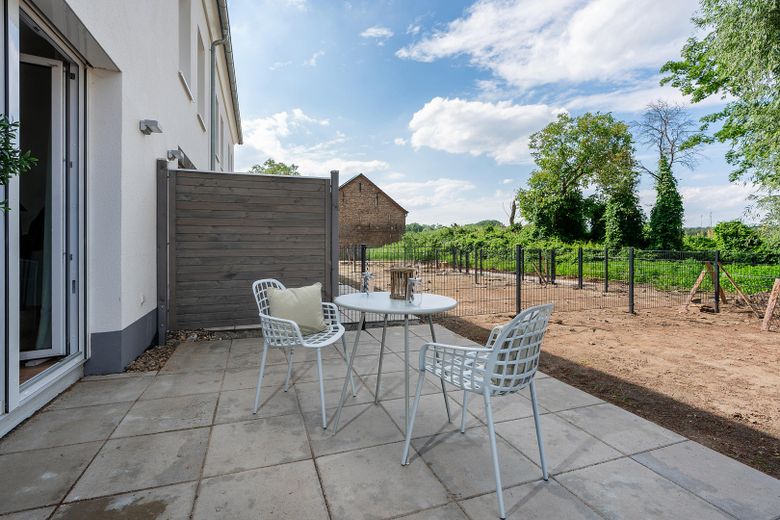 منزل شبه منفصل KFW 40 QNG جديد، إشغال أول، بوزيك-بويرن – Terrasse