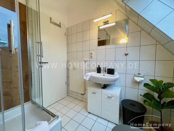 27462 HomeCompany Dresden Möbliert/Furnished 2-Zimmer Dachgeschoß-Apartment in Dresden-Grosszschachwitz max. 3 Personen – 31b0c060c7bdf58e4be9d02abed4e9d91dca01a4.jpg