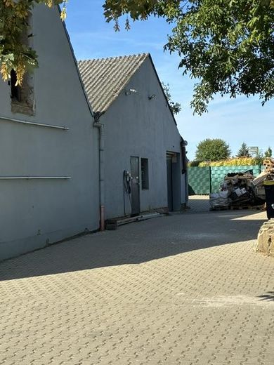 Lagerhalle /  Werkstatt – Halle mit WC, Küche u Büro