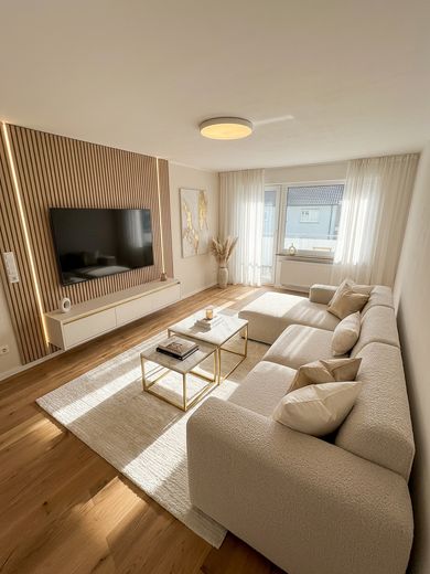 Neu Renovierte 3 Zimmer Wohnung – Wohnzimmer