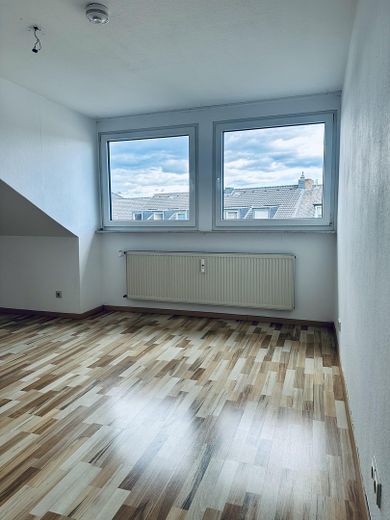 Appartement 4 pièces avec cuisine et garage à Coblence-Sud – Schlafzimmer