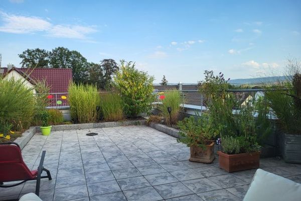 FORCHHEIM: Exklusives Reihenendhaus - Pick&amp;Up -mit großer Dachterrasse in TOP-Lage!