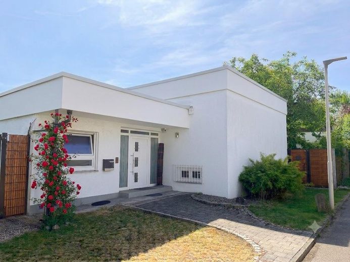 Freistehendes Einfamilienhaus in Offenburg-Hildboltsweier – Hausansicht