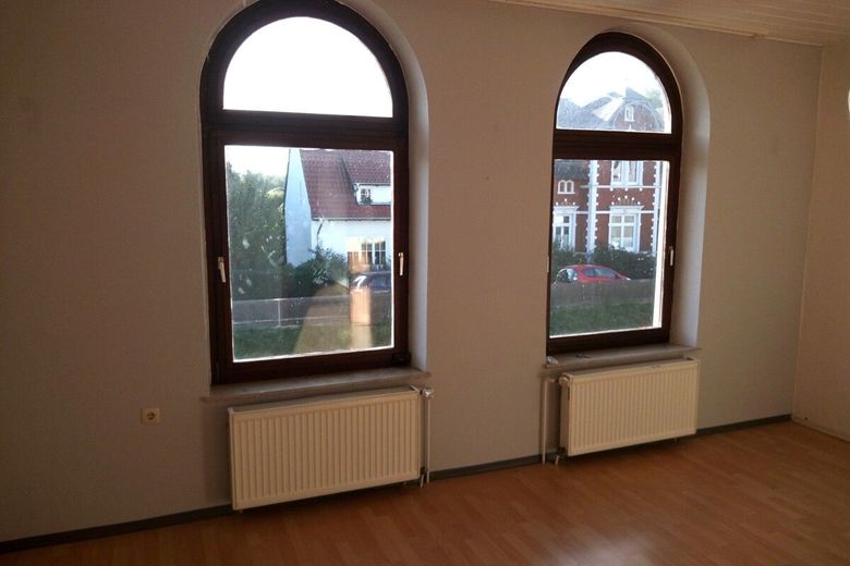 Großzügiges Kapitänshaus in guter und zentraler Lage am Huntedeich – Zimmer WHG oben