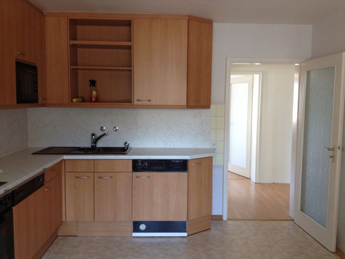Helle 2-Zimmer-Wohnung in der Südweststadt – Balkon, Einbauküche – Küche
