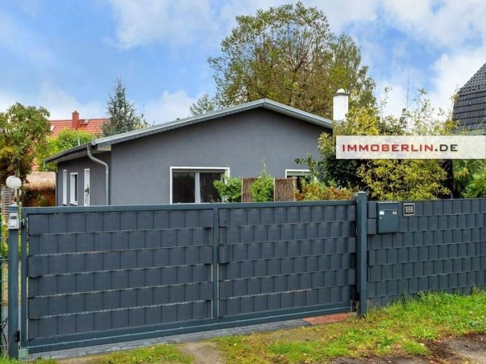 IMMOBERLIN.DE - Exzellenter Bungalow mit Ausbaupotential in wohnlicher Familienlage – Foto 1