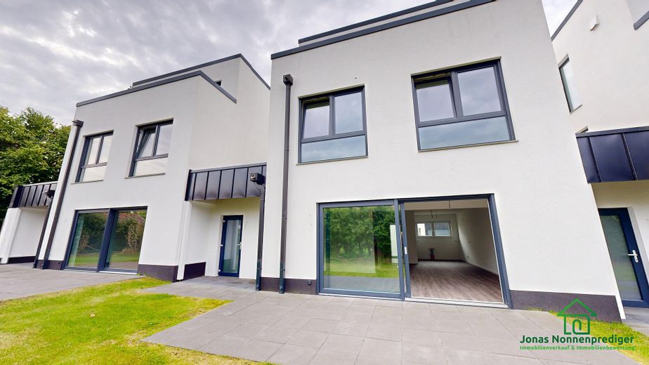 Modernes Reihenhaus mit Garage zum Erstbezug 3-Geschosse – Foto 13