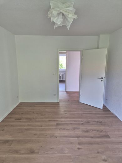 Świeżo zmodernizowane mieszkanie 3-pokojowe z dalekim widokiem – Arbeits-/ Kinderzimmer