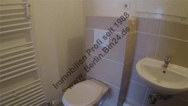 Nähe U-S Bahn -Süd Balkon teils WG - Mietwohnung – G0036582