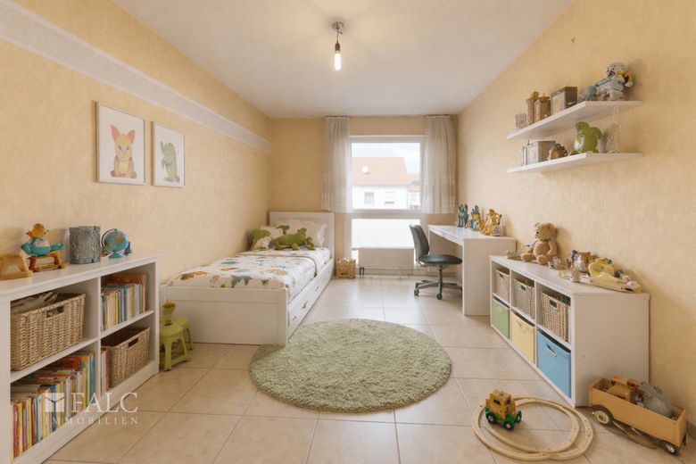 Moderne Doppelhaushälfte auf Erbbaugrundstück - familienfreundlich und ruhig – Kinderzimmer 1.OG
