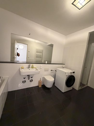 NEW modernized 2-room apartment with kitchen in the prime location – Foto 14