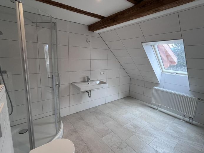 Schöne 1,5-Zimmer Wohnung in zentraler Lage – Badezimmer