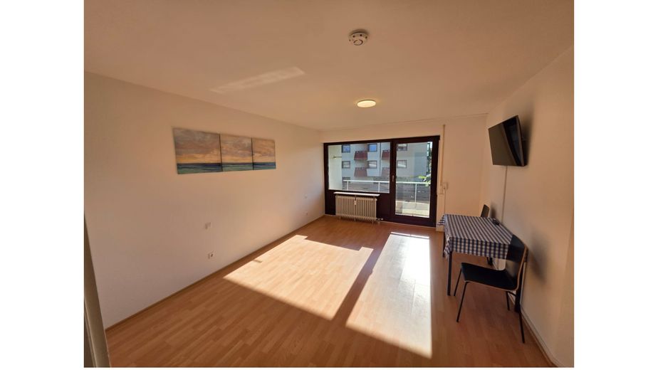 490 € Hausgeld? Dafür 511.000 € Rücklage, Hybrid-Heizung & 2 Balkone – unter 160.000 € – Zimmer rechts: Balkon