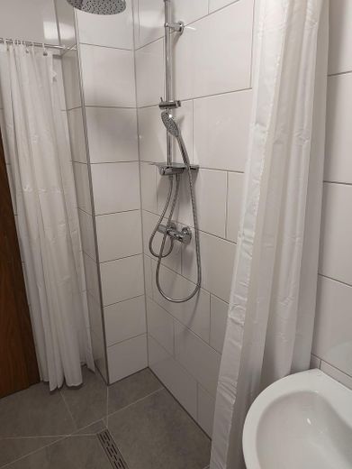 Dusche unten