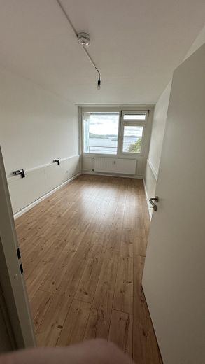 Mooi appartement met 2 kamers en uitzicht op het meer – Foto 3