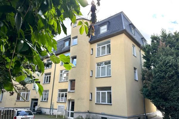 Zwickau’da gün ışığı alan banyolu kiralık 3 odalı daire!