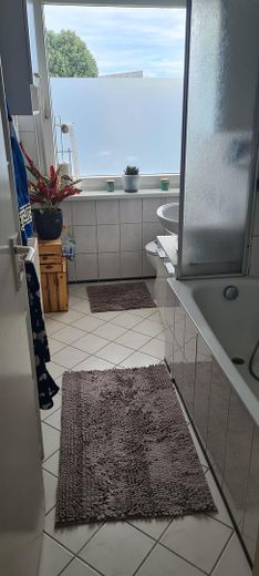 Світла 2-кімнатна квартира з кухнею в Salzgitter-Lebenstedt — вільна з 15.08. – Tageslichtbad mit Wanne