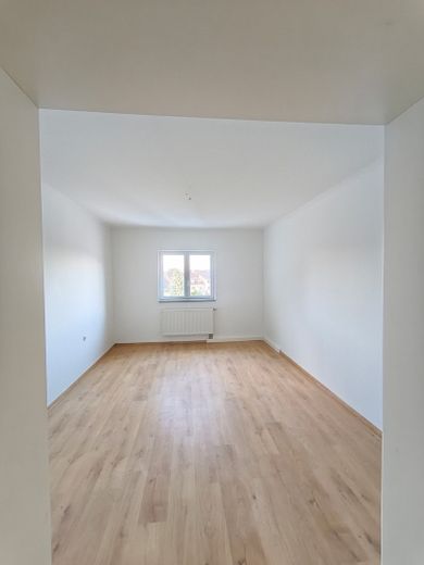 Helle 2 Zimmer Wohnung + Dachterrasse. – Фотографія 4
