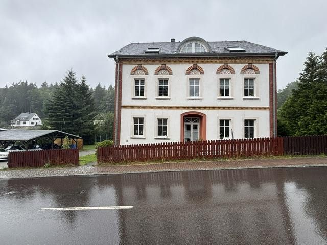 Maison plurifamiliale avec grand garage à Breitenbrunn – Straßenansicht