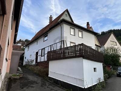 BESCHAULICHES KLEINES FACHWERKHAUS – 1754151934_3360e3.jpg