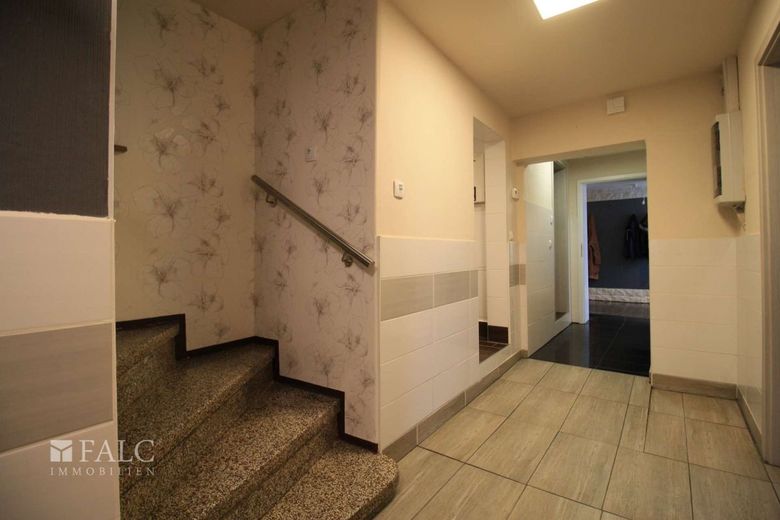 Natur - Aussicht - Zuhause: Tolles Einfamilienhaus mit großem Grundstück – EG - Flur