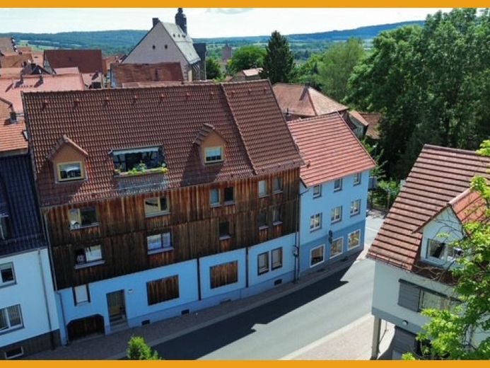 WOHNEN, ARBEITEN UND MIETEINNAHME!
KEINE KÄUFERPROVISION! – Foto 1