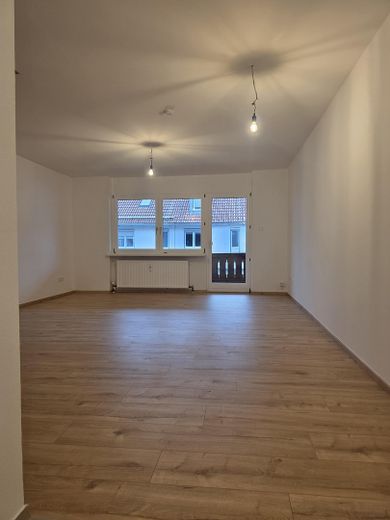 Zonder makelaarscourtage! Belegging (4,75% rendement) of eigen gebruik I Maisonnettewoning in Gartenberg – Wohn-/Essbereich - Balkon