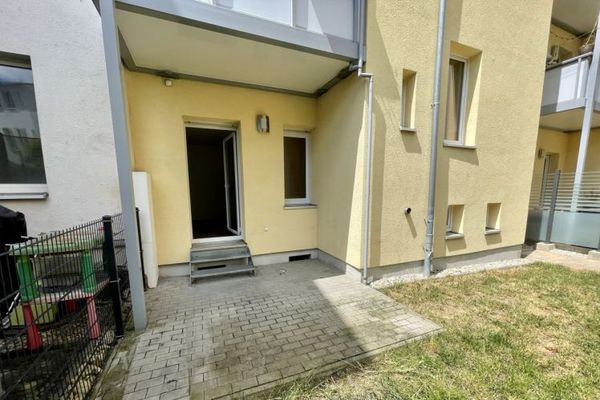 Moderne 2 Raum Wohnung mit Wanne, Dusche und Terrasse in Gera-Debschwitz!