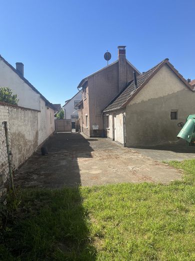 Einfamilienhaus mit 86 m² Wohnfläche in Rodgau + Bauplatz – Einfahrt