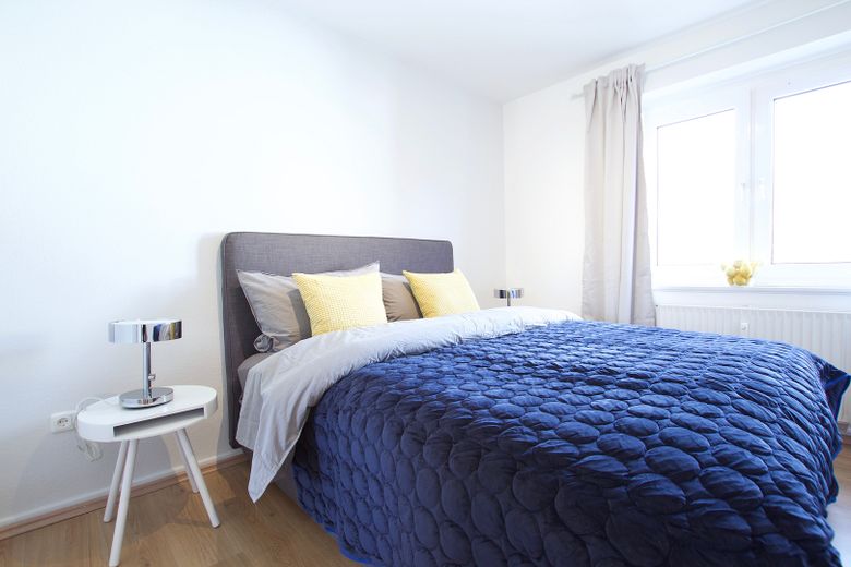 فرانكفورت نوردِند - شقة مفروشة من 3 غرف، 65م2 + 10م2 /السكن المشترك ممكن – Schlafzimmer 1 / Bedroom 1