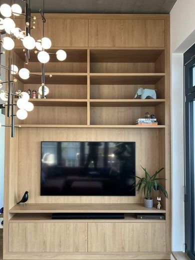 Viel Platz für den Alltag in dieser modernisierten 4-Zimmer-Loftwohnung in Lichtenberg – Wohnbereich