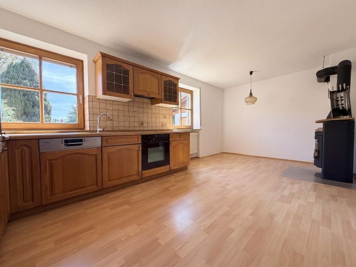 Casa adosada de 6 habitaciones con jardín, balcón orientado al sur y garaje en Germaringen – Einbauküche im Erdgeschoss