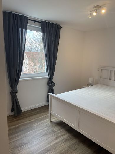 # Mükemmel WG'niz için: Yeni banyolu ve büyük yaşama mutfaklı, en iyi konumda geniş 130 m² daire – Photo 4