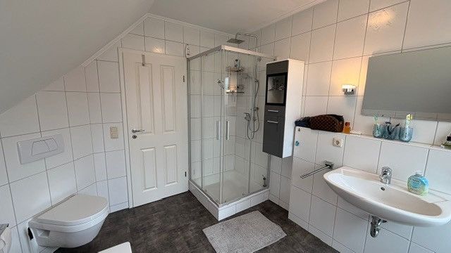 Einziehen & wohlfühlen: Modernisiertes Einfamilienhaus mit Wintergarten in Varel-Büppel – Foto 10