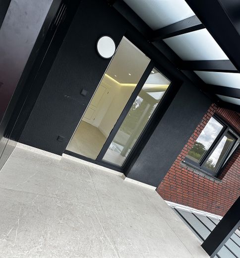 Yüksek kaliteli daire, balkon, 70 m², yeni yapı standardı, ilk kullanım, yerden ısıtma, SH – Fotoğraf 13