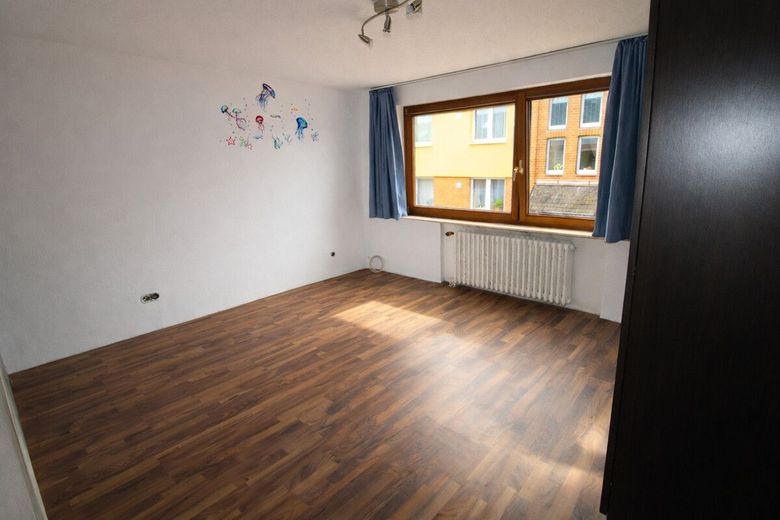 Charmantes Reihenmittelhaus auf Helgoland-Oberland mit ausgebautem Dachgeschoss und 2 Terrassen – Schlafzimmer 1 - 1. OG