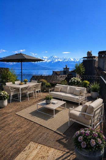 Penthouse Wohnung mit einmaliger Dachterasse und Seeblick ! – Dachterasse
