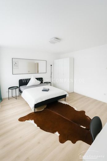 Voll möblierte Wohnung mit 5 Schlafzimmern, Balkon und Parkplatz in Höhenkirchen-Siegertsbrunn – ideal für WGs oder Familie – c1ef7f7fef2f6e0bac7e7ae6ac1f264a09ffd3c7.jpg