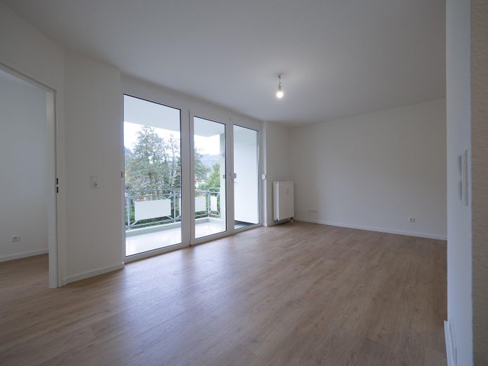 Helle 1,5-Zimmer-Wohnung in der Seniorenwohnanlage Papiergässle im Herzen von Waldkirch – Wohnbereich