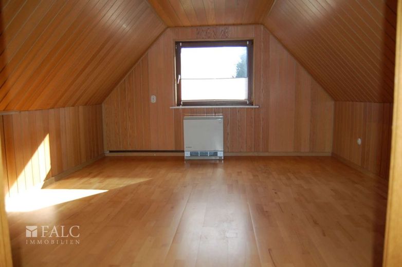 +++kleines Häuschen mit einem großen Grundstück+++ – Schlafzimmer